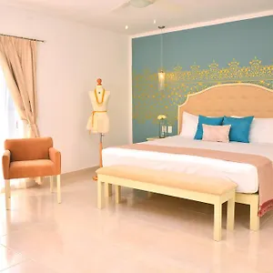 Unic Design & Restaurant- 5th Avenue (adults Only) מלון